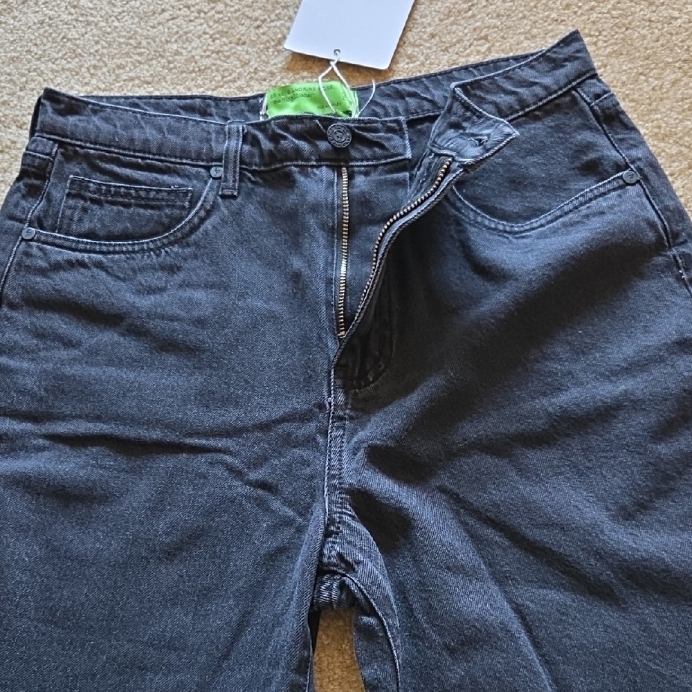 SANDRINE ROSE FREE PEOPLE Black Denim Jean Shorts Distressed Fray Hem Sz 29 NWT - Picture 6 of 16